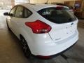 Oxford White - Focus SEL Hatch Photo No. 3