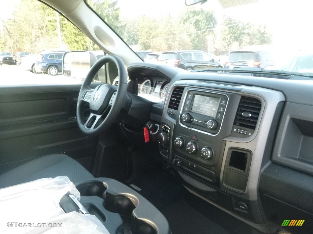 2018 1500 Express Quad Cab 4x4 - Brilliant Black Crystal Pearl / Black/Diesel Gray photo #11