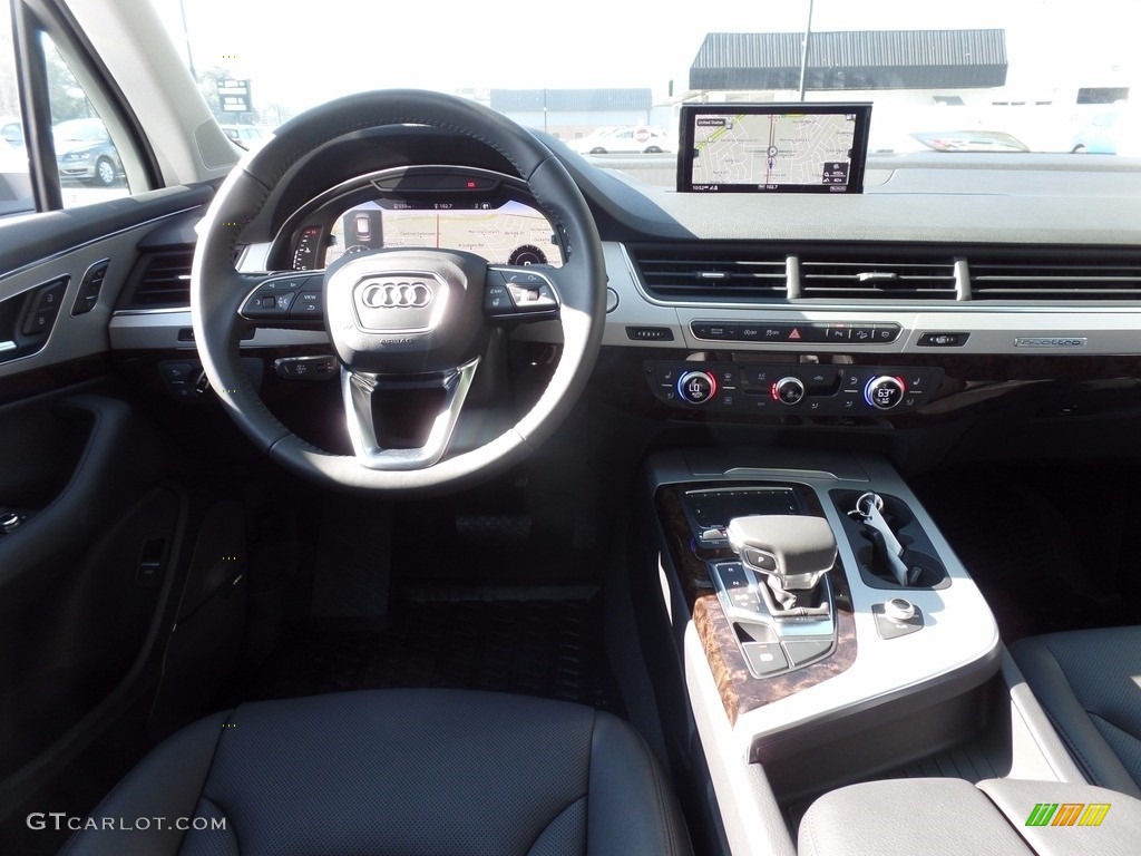 2018 Audi Q7 2.0 TFSI Premium Plus quattro Black Dashboard Photo #124155542