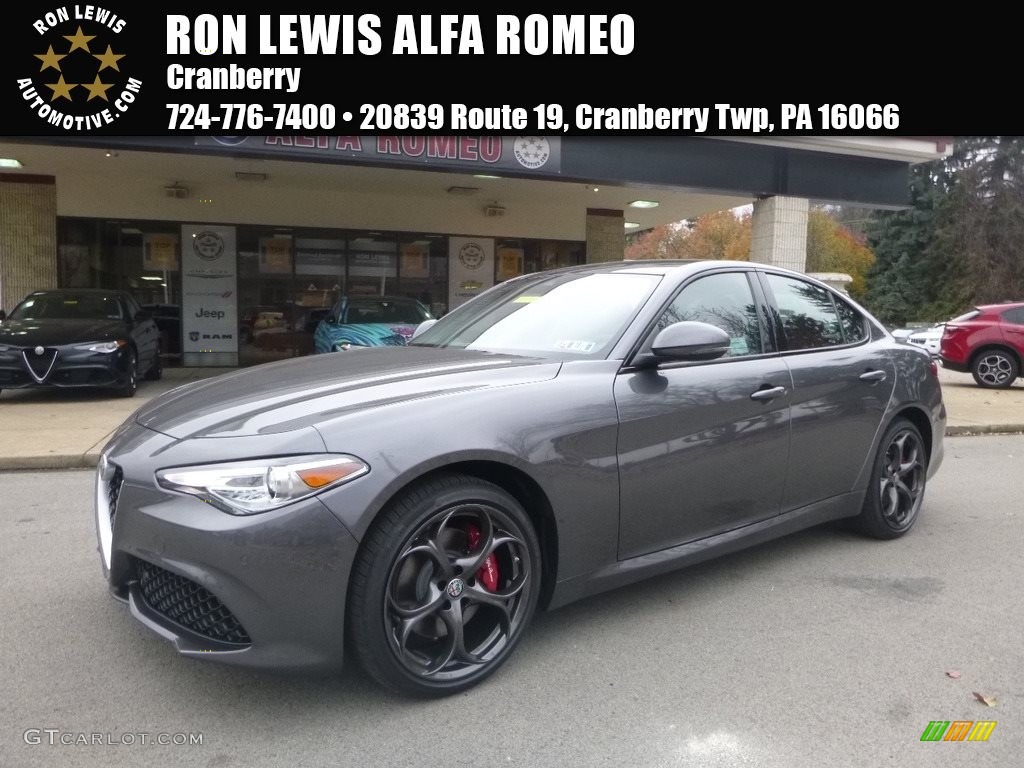 2018 Giulia Ti AWD - Vesuvio Gray Metallic / Black/Red photo #1