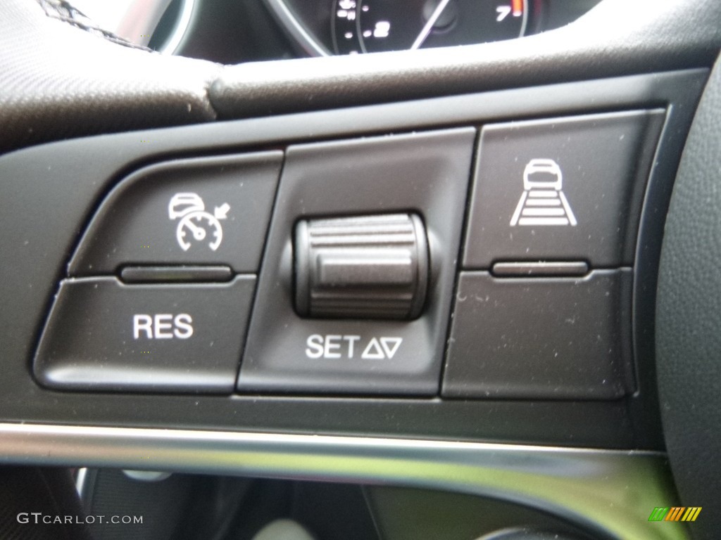 2018 Alfa Romeo Giulia Ti AWD Controls Photo #124157759