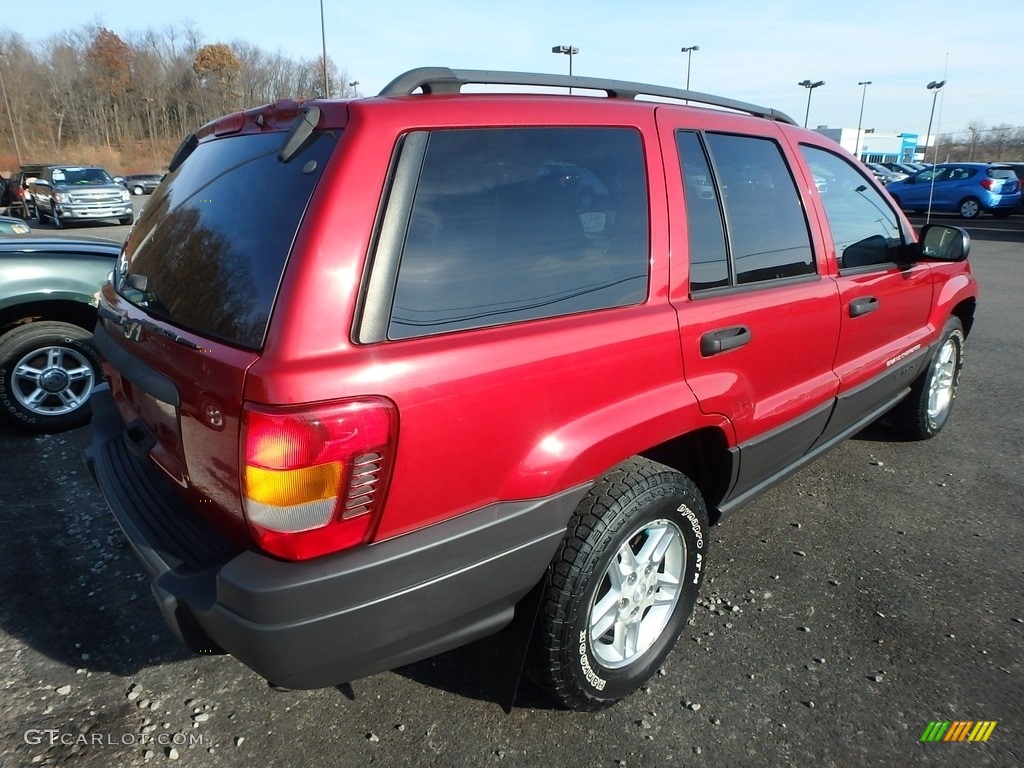 2004 Grand Cherokee Laredo 4x4 - Inferno Red Pearl / Dark Slate Gray photo #4
