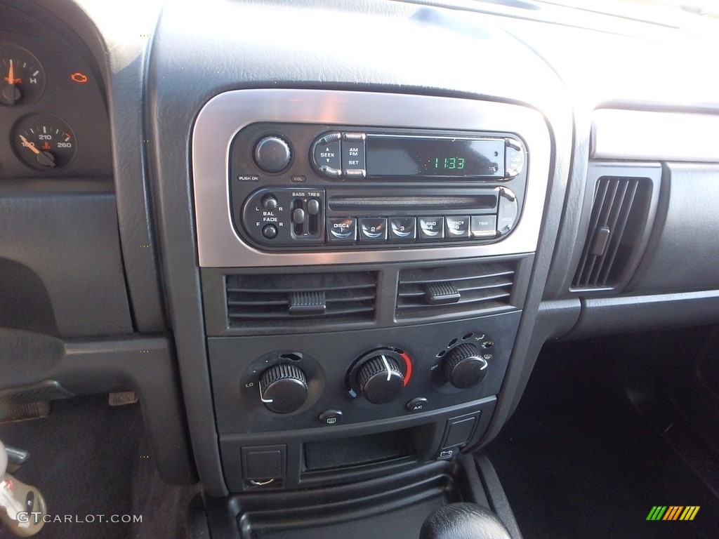 2004 Grand Cherokee Laredo 4x4 - Inferno Red Pearl / Dark Slate Gray photo #13