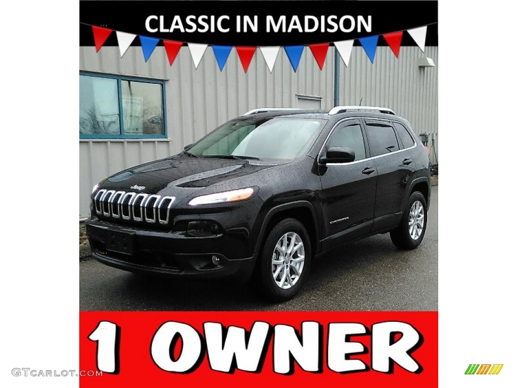 2015 Cherokee Latitude 4x4 - Brilliant Black Crystal Pearl / Black/Light Frost Beige photo #1