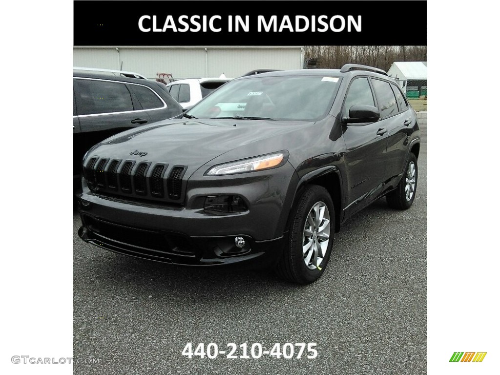 2018 Cherokee Latitude 4x4 - Granite Crystal Metallic / Black photo #1