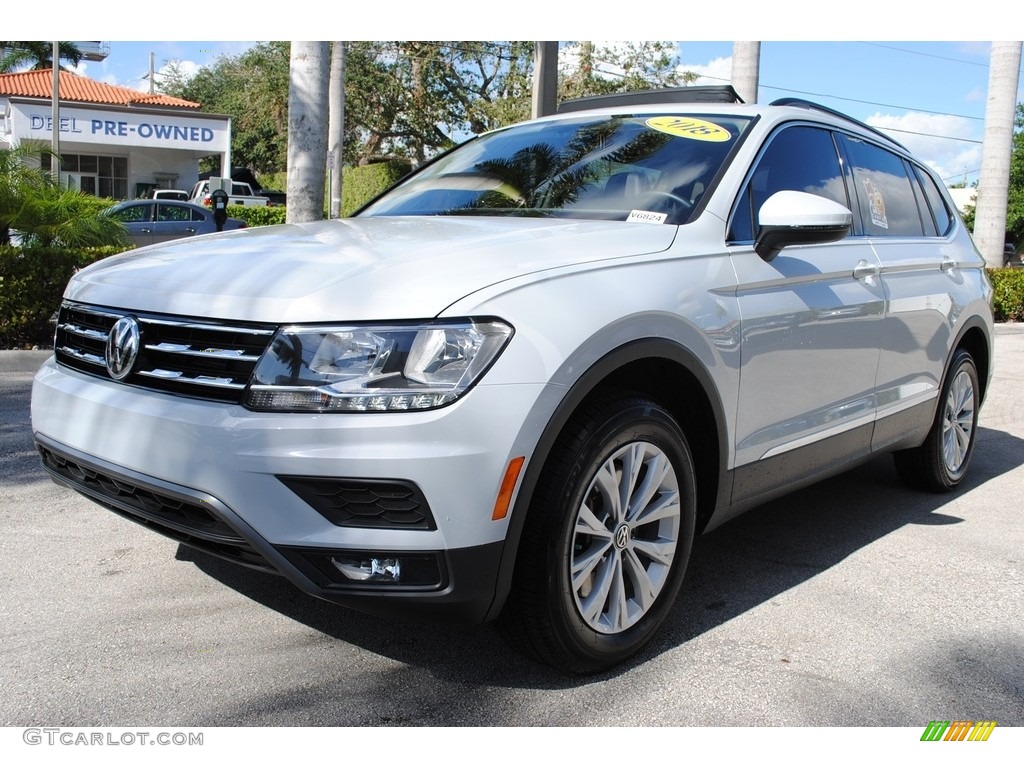 White Silver Metallic 2018 Volkswagen Tiguan SE Exterior Photo #124168529