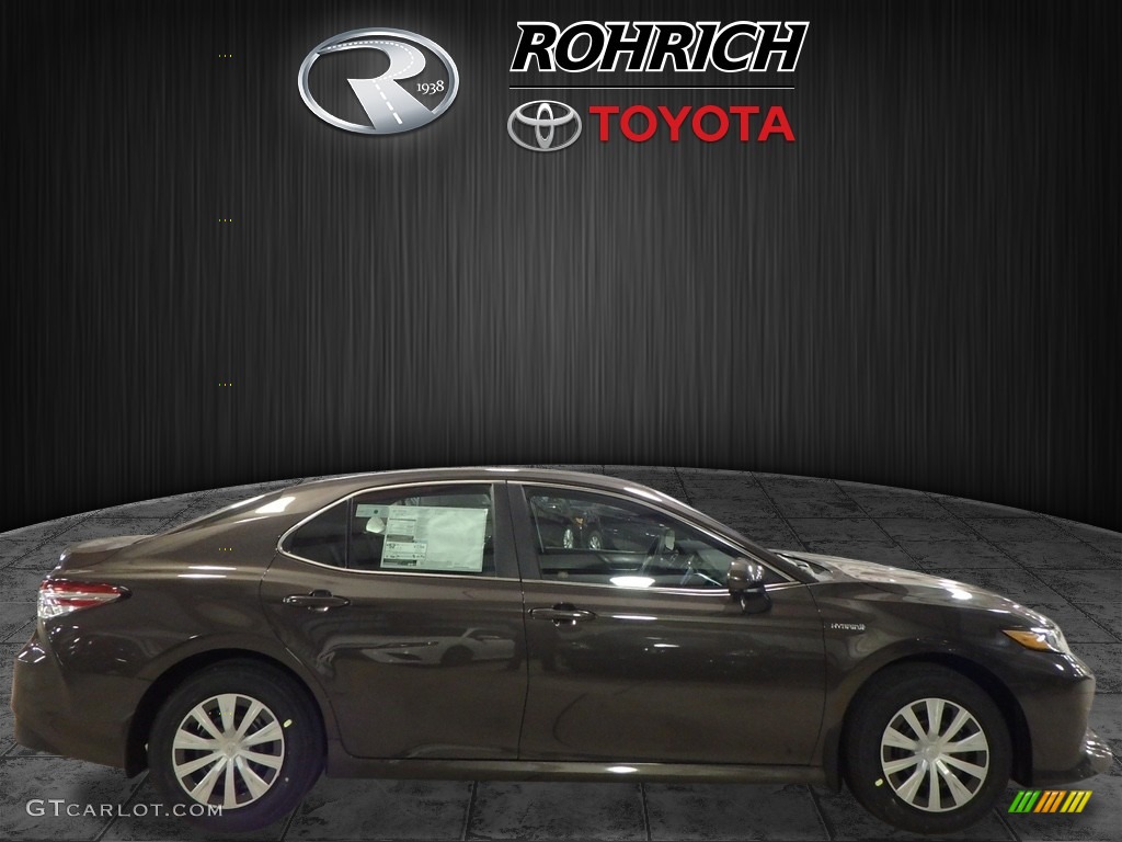 2018 Camry Hybrid LE - Brownstone / Black photo #2