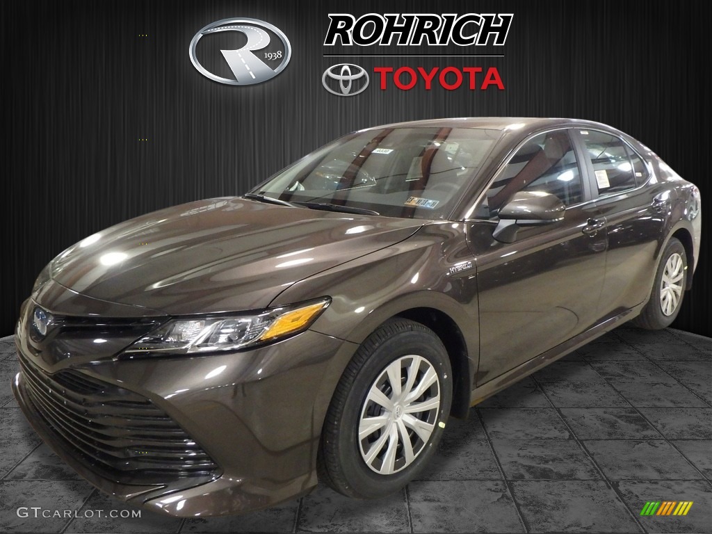 2018 Camry Hybrid LE - Brownstone / Black photo #4