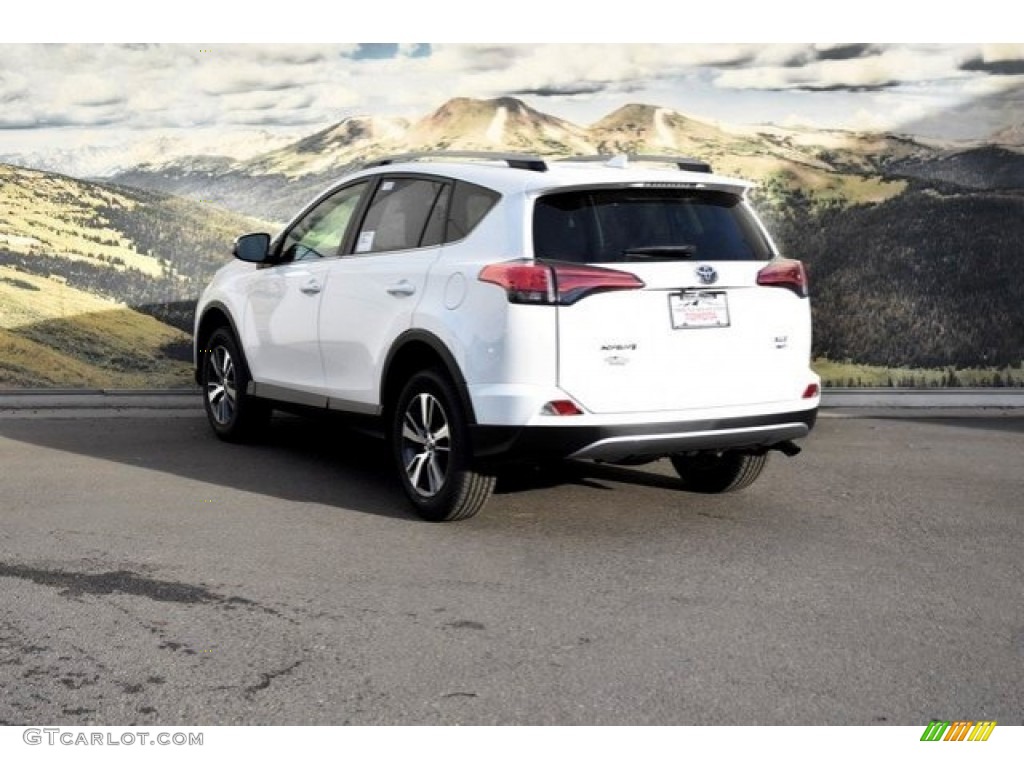 2018 RAV4 XLE AWD - Super White / Black photo #3