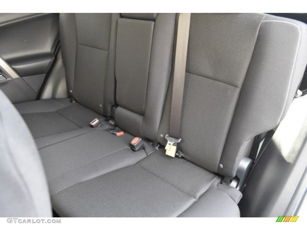 2018 RAV4 XLE AWD - Super White / Black photo #7