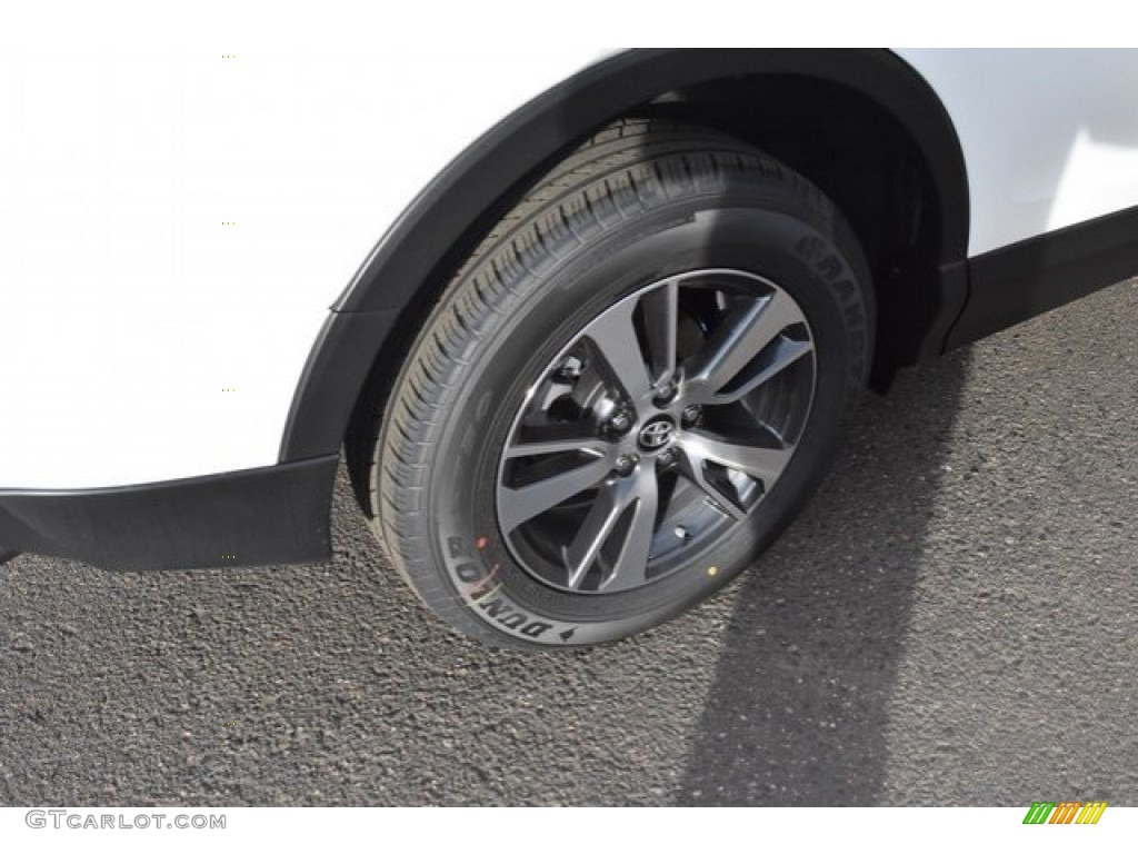 2018 RAV4 XLE AWD - Super White / Black photo #9