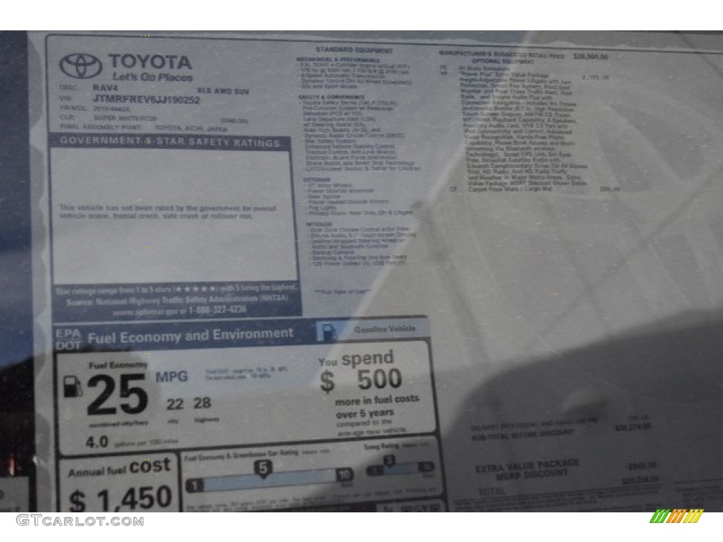 2018 RAV4 XLE AWD - Super White / Black photo #10