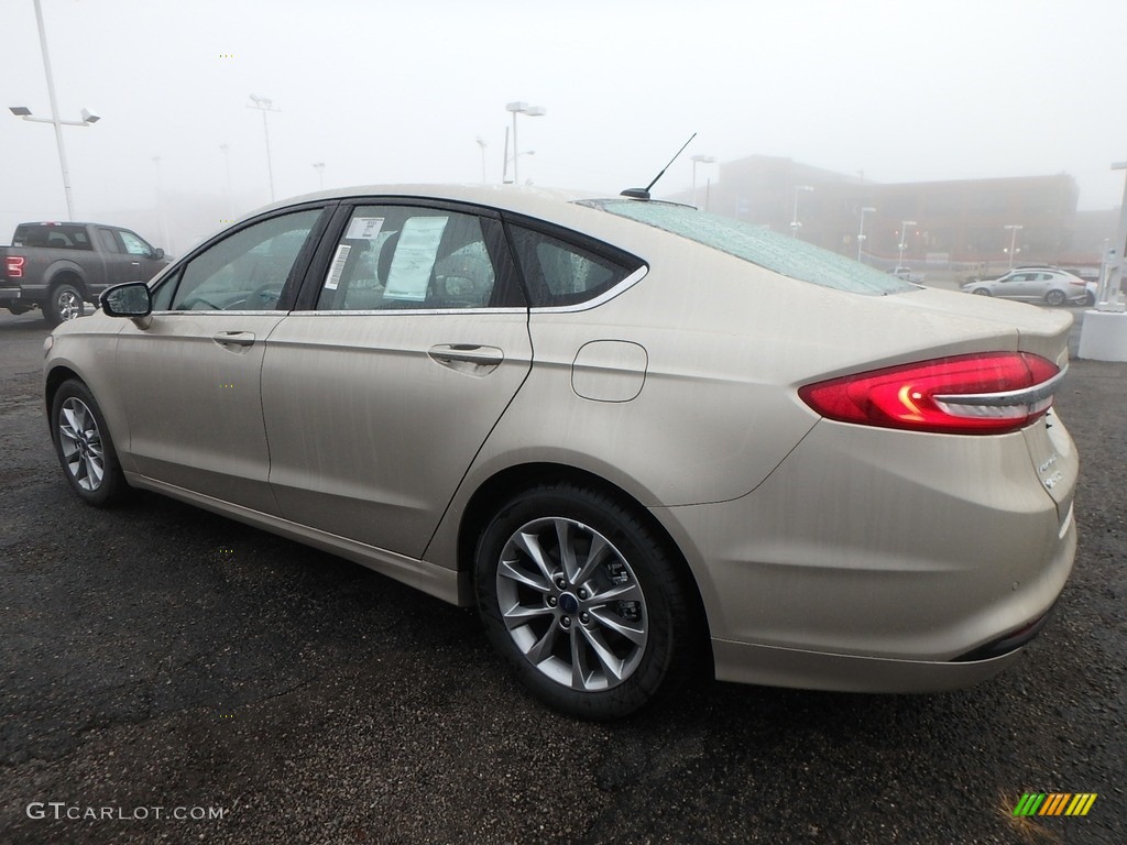 2017 Fusion SE - White Gold / Ebony photo #4