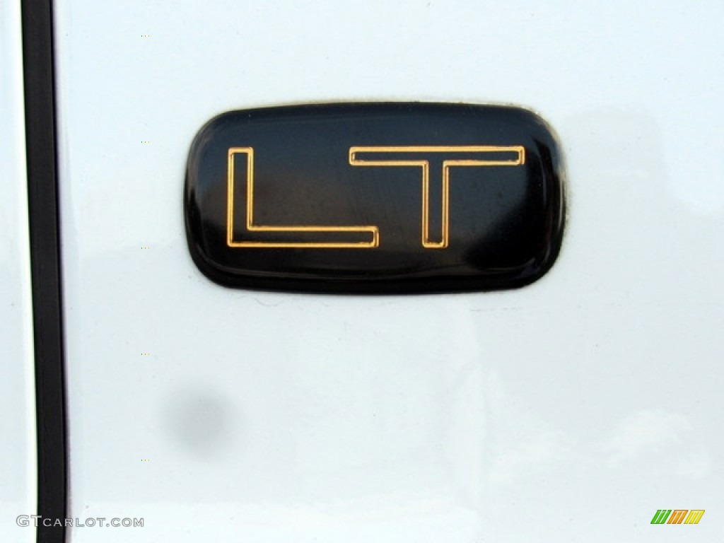 2005 Avalanche LT - Summit White / Tan/Neutral photo #29
