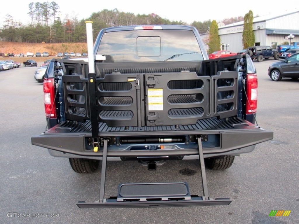 2018 F150 XLT SuperCrew 4x4 - Blue Jeans / Earth Gray photo #13