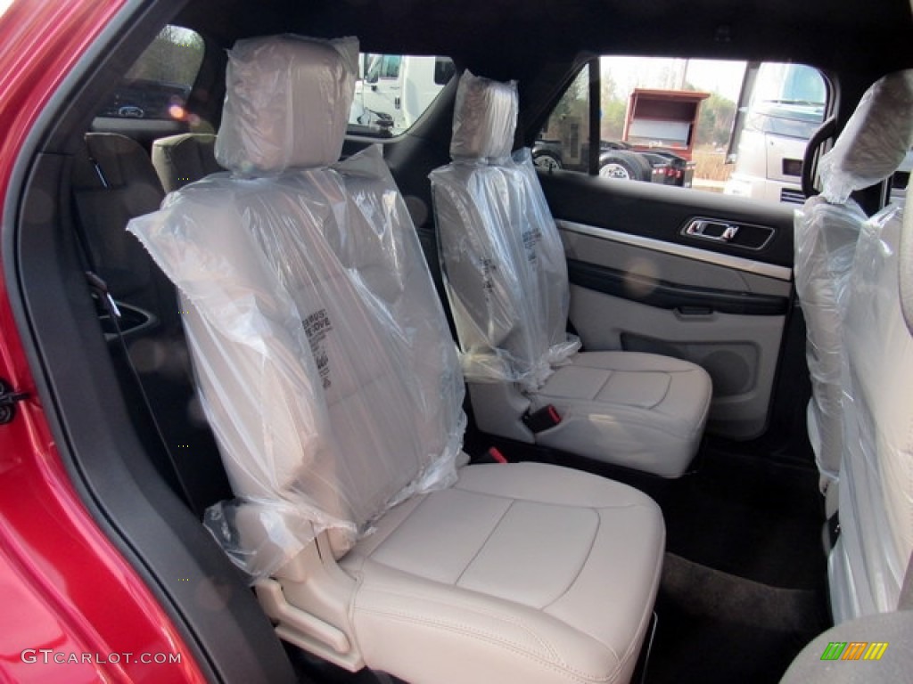 2018 Explorer XLT 4WD - Ruby Red / Medium Stone photo #13