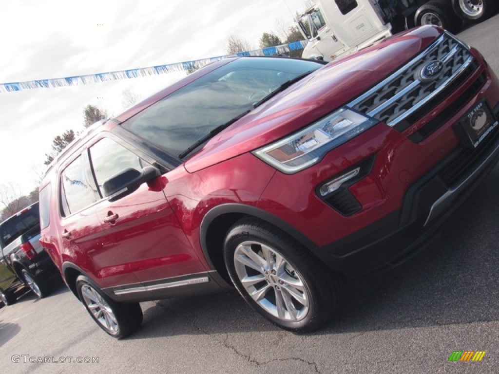 2018 Explorer XLT 4WD - Ruby Red / Medium Stone photo #32