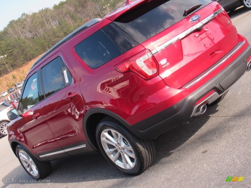 2018 Explorer XLT 4WD - Ruby Red / Medium Stone photo #34
