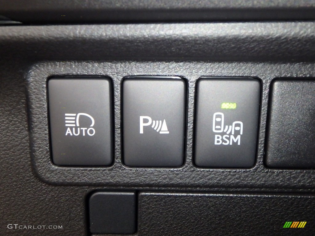 2018 Lexus ES 300h Controls Photo #124187260