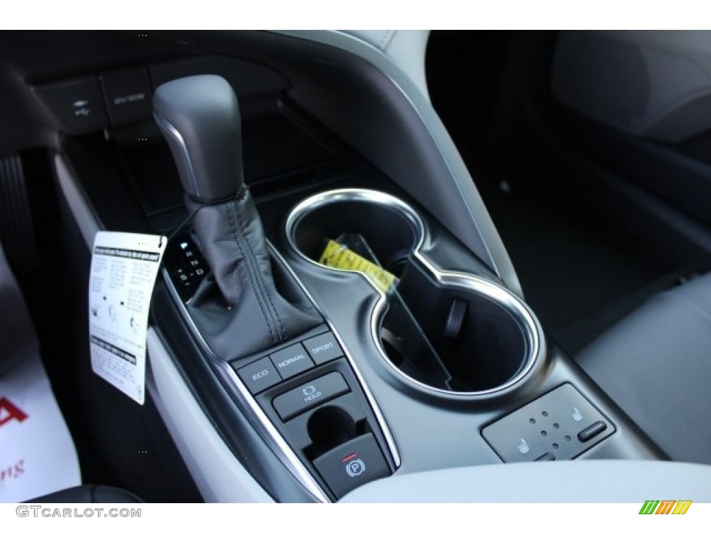 2018 Camry XLE - Wind Chill Pearl / Ash photo #13