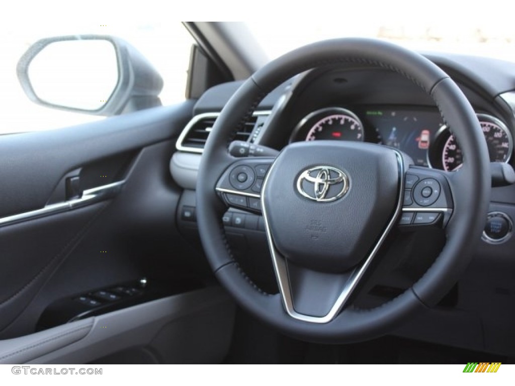 2018 Camry XLE - Wind Chill Pearl / Ash photo #30