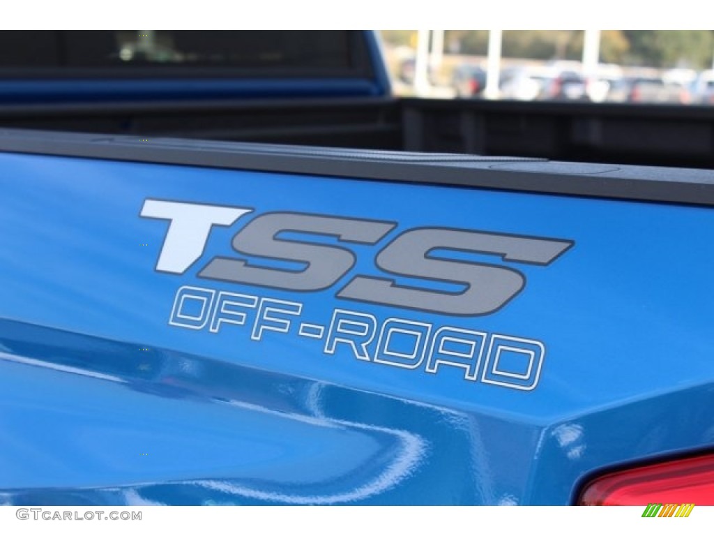 2018 Toyota Tundra TSS CrewMax Marks and Logos Photos