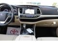 2018 Blizzard White Pearl Toyota Highlander XLE  photo #29