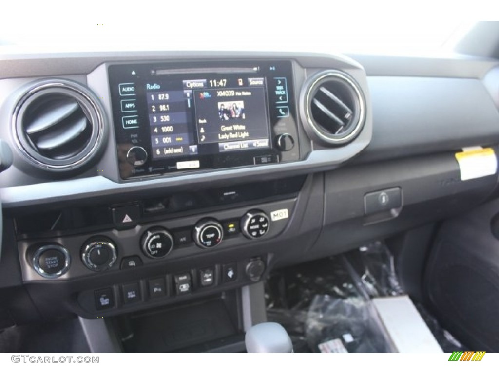 2018 Toyota Tacoma TRD Sport Double Cab 4x4 Controls Photo #124213277