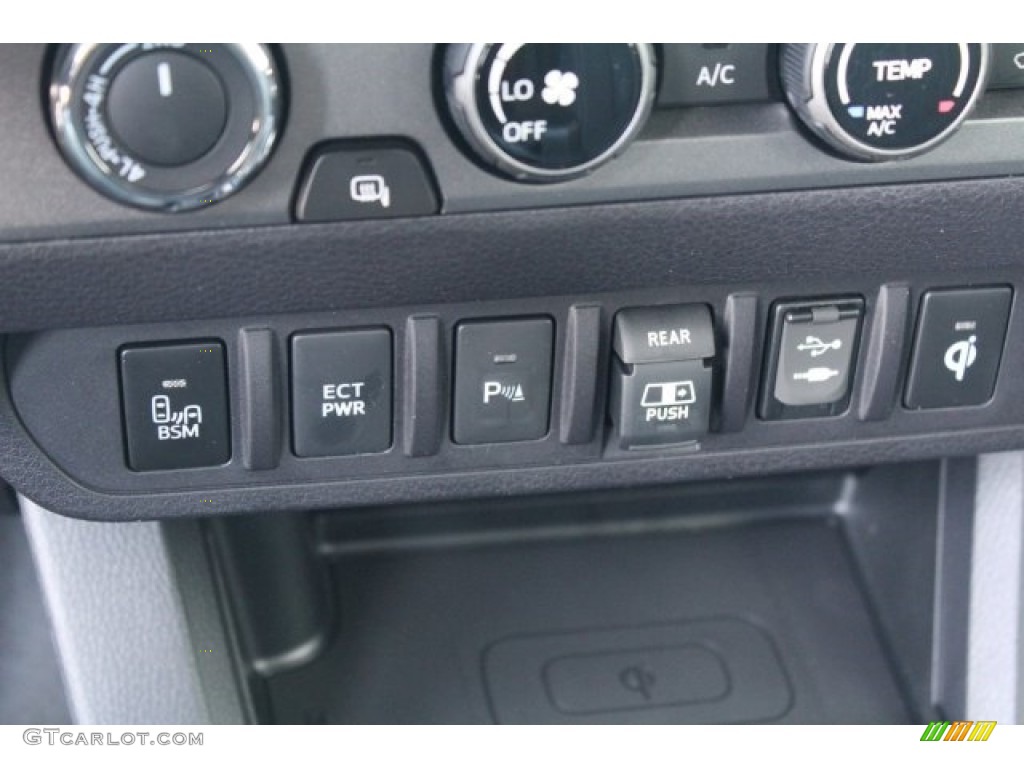 2018 Toyota Tacoma TRD Sport Double Cab 4x4 Controls Photo #124213355