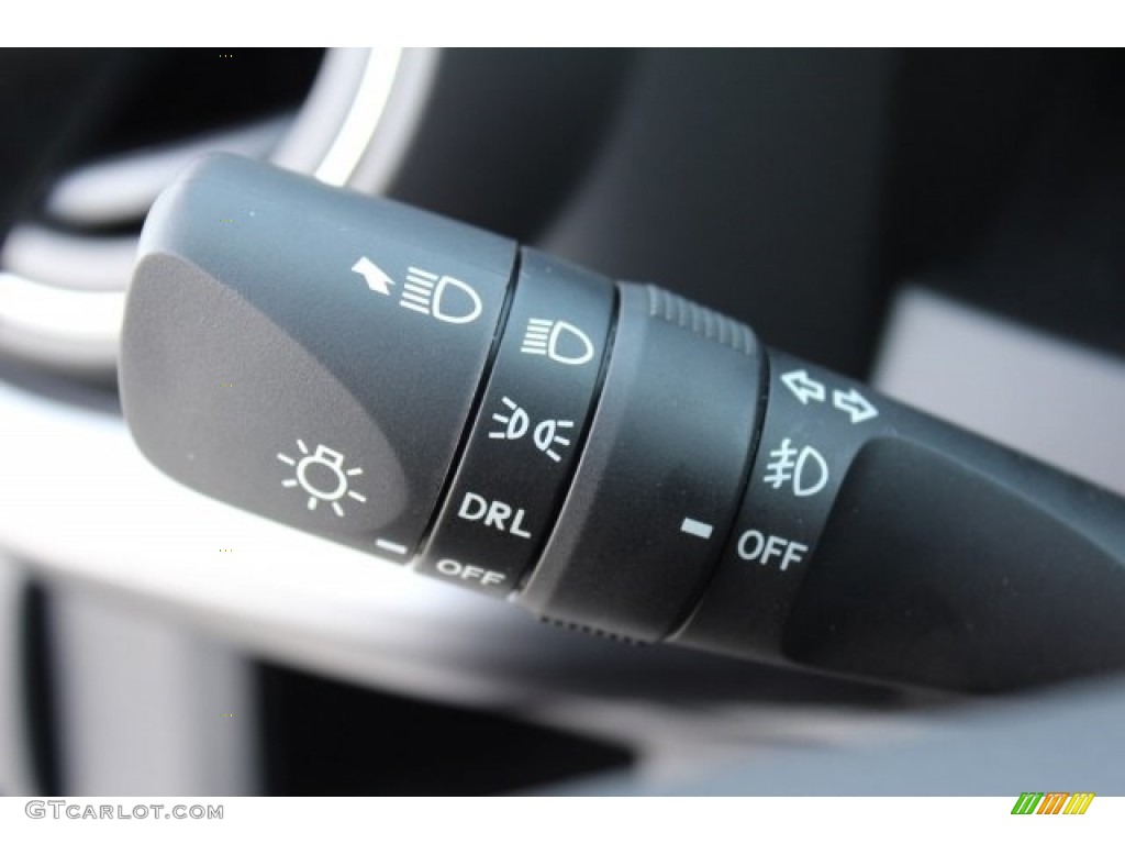 2018 Toyota Tacoma TRD Sport Double Cab 4x4 Controls Photos