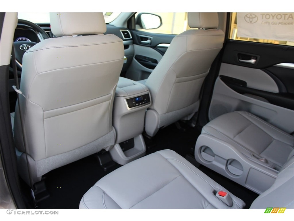 2018 Highlander XLE AWD - Predawn Gray Mica / Ash photo #26