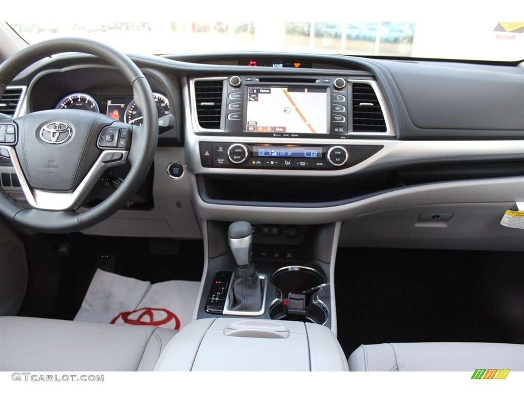 2018 Highlander XLE AWD - Predawn Gray Mica / Ash photo #29