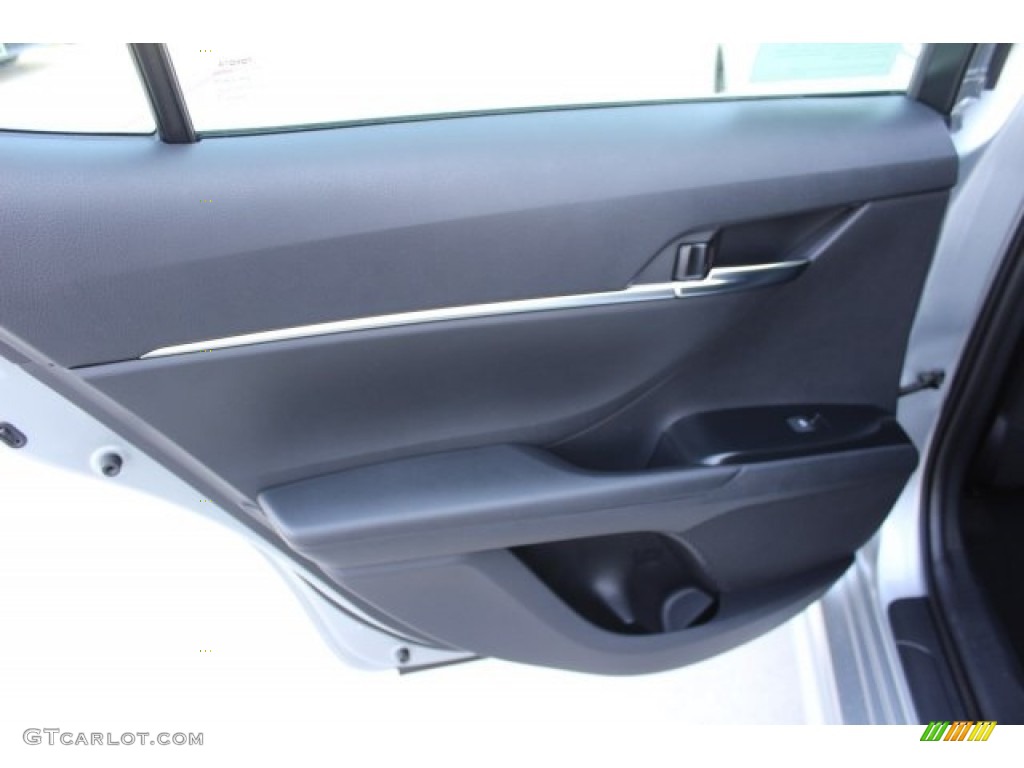 2018 Camry SE - Celestial Silver Metallic / Black photo #27