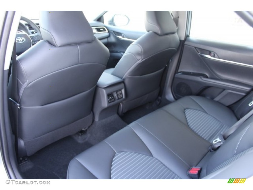 2018 Camry SE - Celestial Silver Metallic / Black photo #28