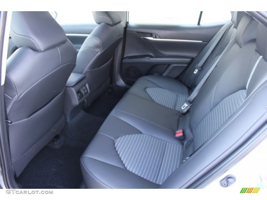 2018 Camry SE - Celestial Silver Metallic / Black photo #29