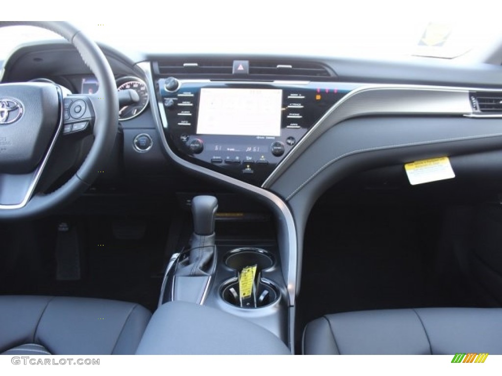 2018 Camry SE - Celestial Silver Metallic / Black photo #30