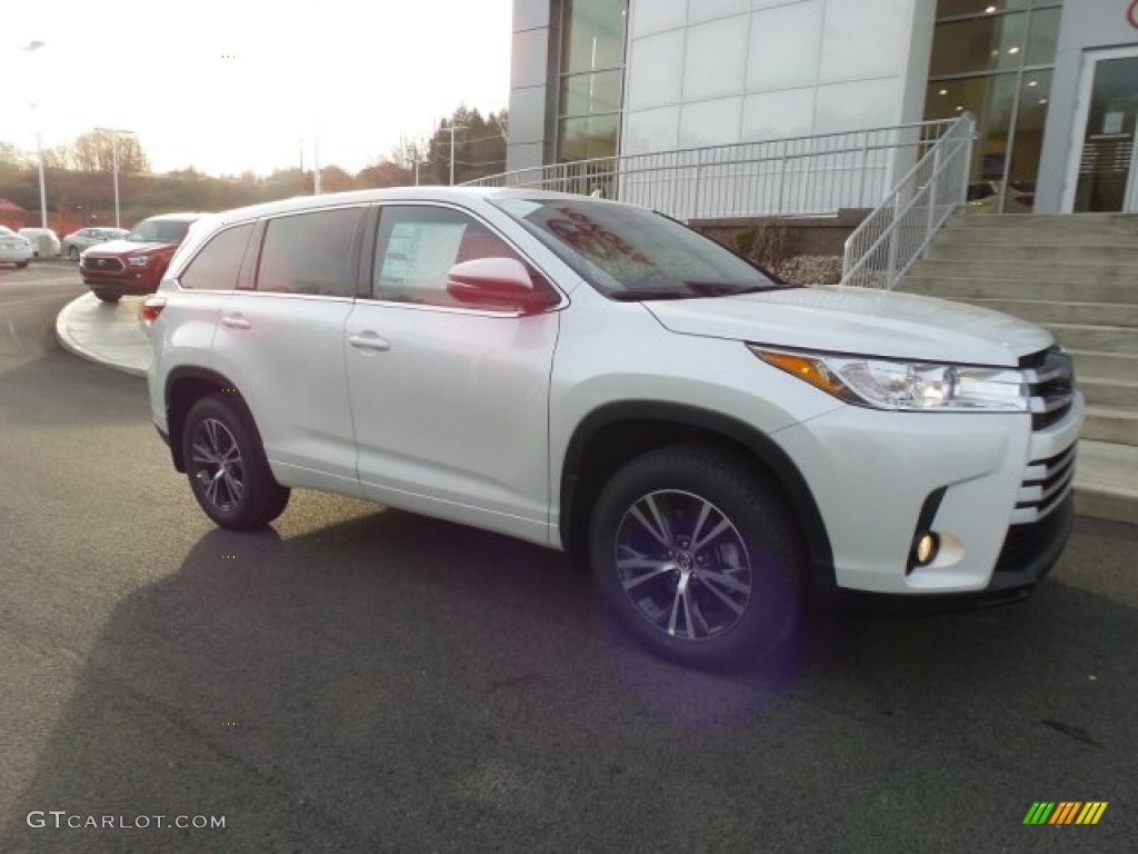 2018 Highlander LE AWD - Blizzard White Pearl / Ash photo #1