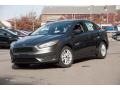 Magnetic - Focus SE Sedan Photo No. 1