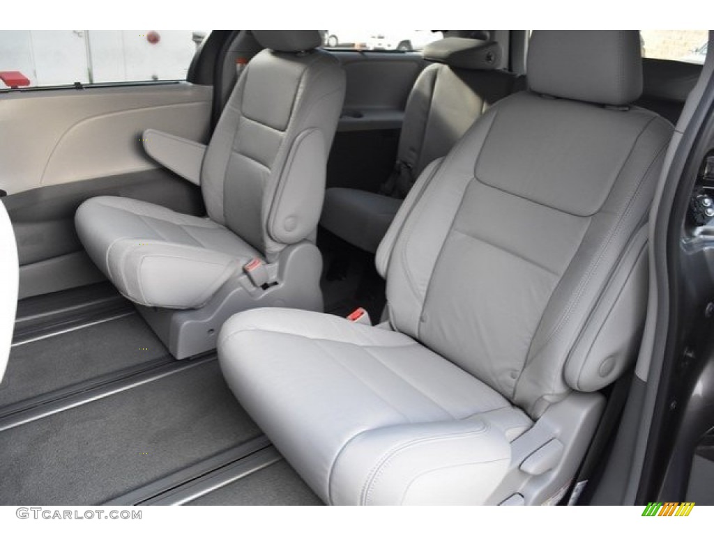 2018 Toyota Sienna XLE AWD Rear Seat Photo #124241278