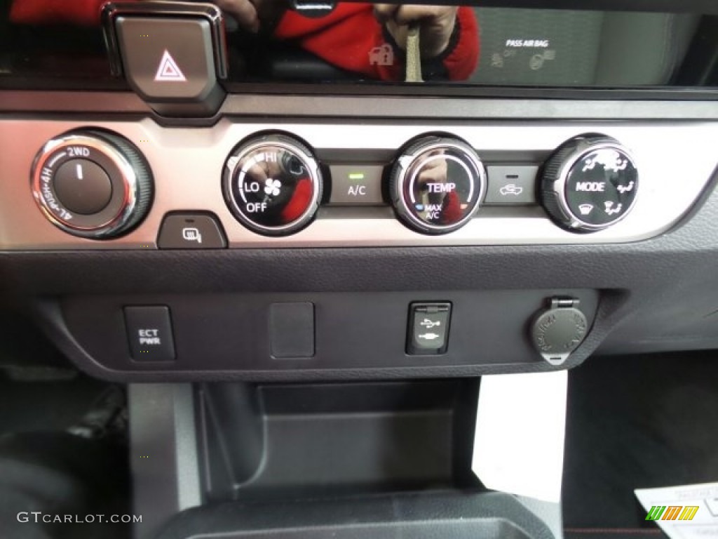 2018 Toyota Tacoma SR Double Cab 4x4 Controls Photos