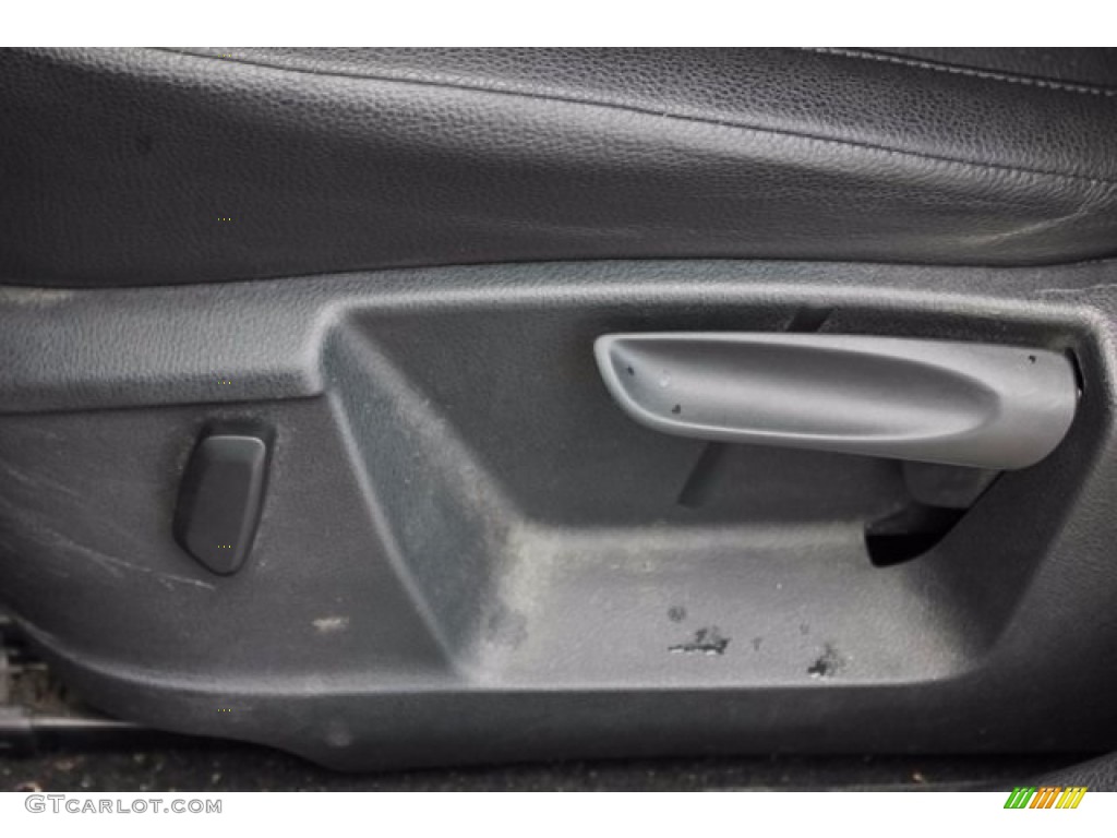 2010 Tiguan S - Alpine Grey Metallic / Charcoal photo #16