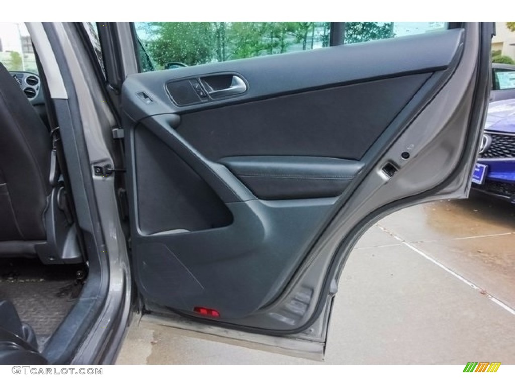 2010 Tiguan S - Alpine Grey Metallic / Charcoal photo #21