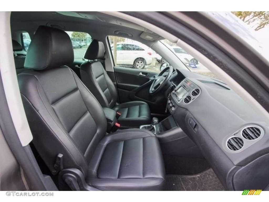 2010 Tiguan S - Alpine Grey Metallic / Charcoal photo #24