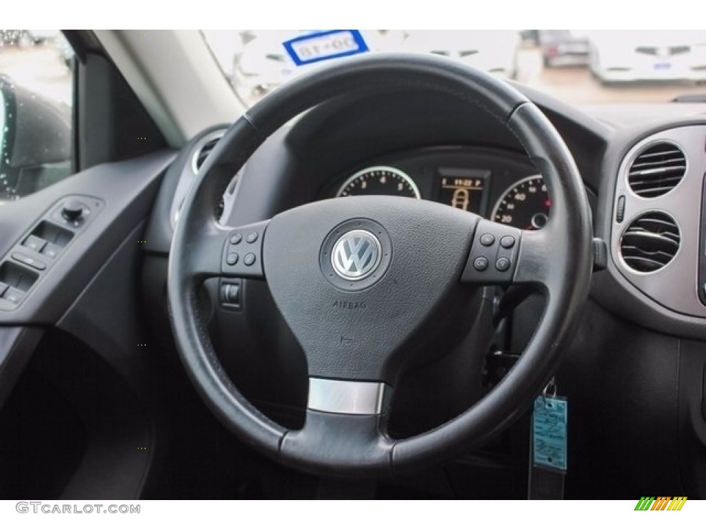 2010 Tiguan S - Alpine Grey Metallic / Charcoal photo #26