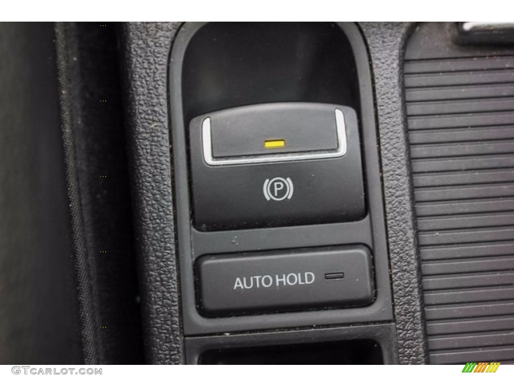 2010 Tiguan S - Alpine Grey Metallic / Charcoal photo #33