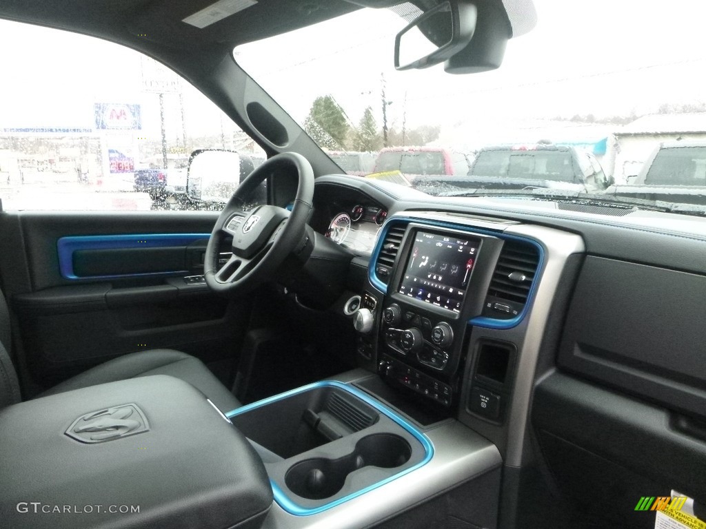 2018 1500 Sport Crew Cab 4x4 - Hydro Blue Pearl / Black photo #11
