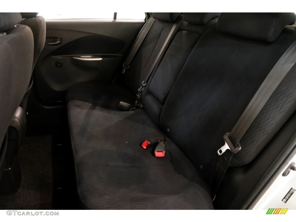 2007 Yaris S Sedan - Silver Streak Mica / Dark Charcoal photo #12
