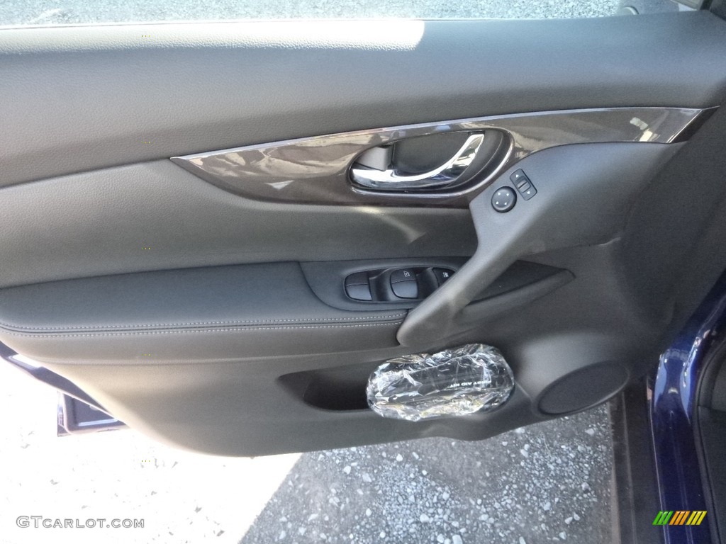 2018 Nissan Rogue S AWD Door Panel Photos