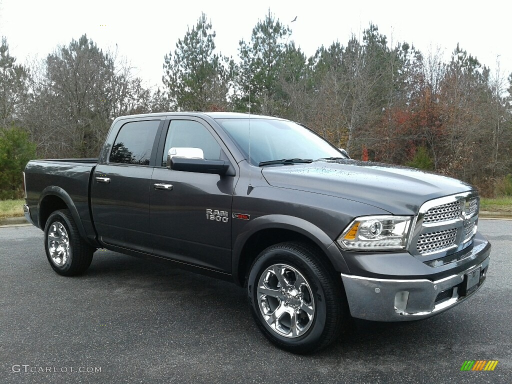 2017 1500 Laramie Crew Cab 4x4 - Granite Crystal Metallic / Black photo #4