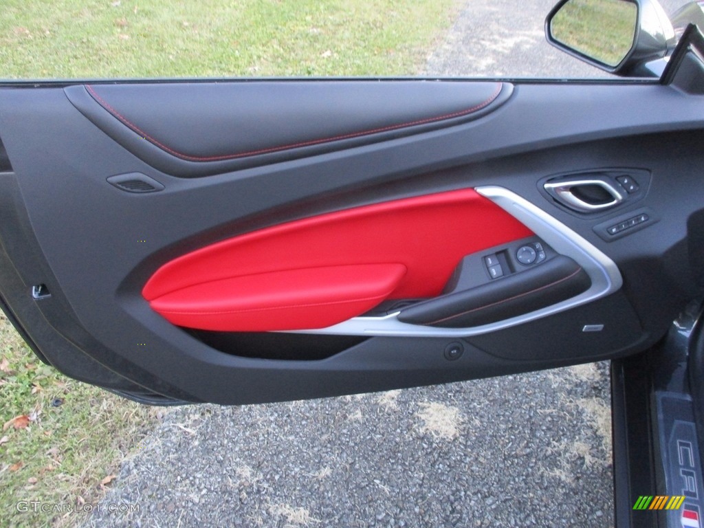 2018 Chevrolet Camaro SS Coupe Adrenaline Red Door Panel Photo #124279626